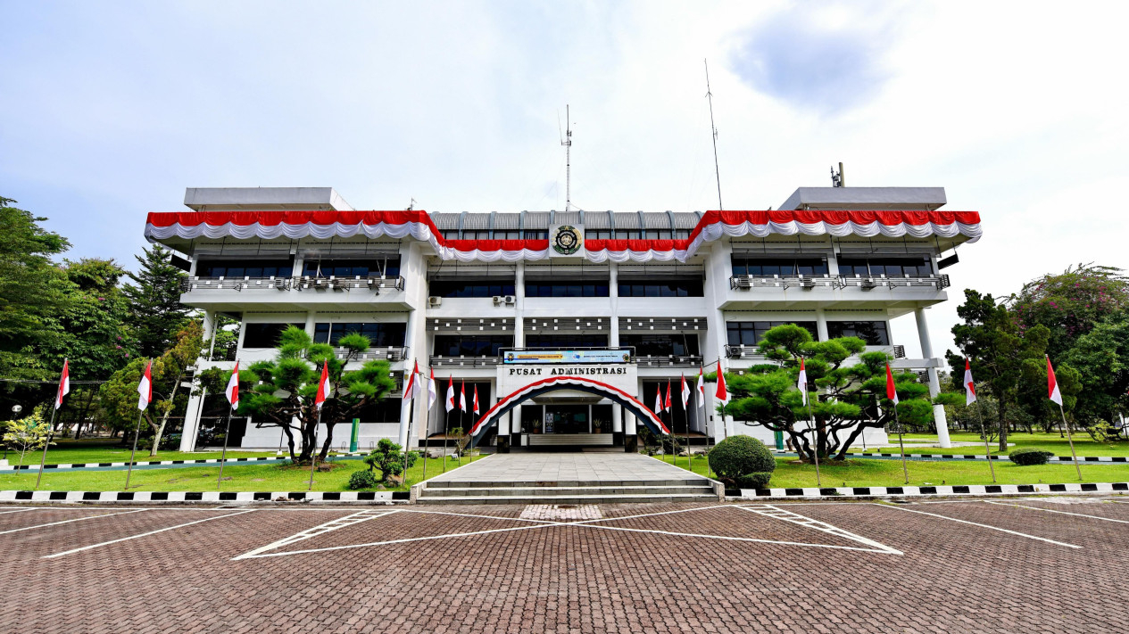 Gedung pusat administrasi USU.