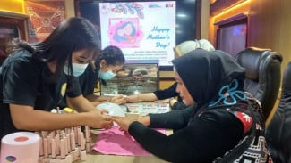 Hari Ibu, KAI Sumut Berikan Pelayanan Treatment Salon di Gerbong KA Untuk Penumpang Wanita