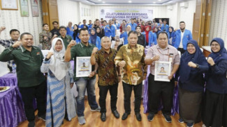 FISIP UMSU Berikan Penghargaan Kepada Puluhan Mahasiswa Berprestasi