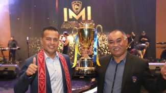 Wagub Sumut Sabet Penghargaan Indonesian Motorsport Achievement IMI Award