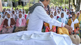 Usbat Ganjar Edukasi Masyarakat Tata Cara Mengafani Jenazah