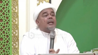 Habib Rizieq Soal Perbedaan 1 Syawal 1444 H: Kalau Raya Jumat, Salat Idnya Sabtu Ikut Pemerintah