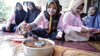 Pertahankan Makanan Daerah, Srikandi Ganjar Sumut Ajak Lestarikan Kue Dangai Khas Melayu Batubara