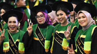 USU Gelar Wisuda Diikuti 4.189 Lulusan, Rektor Muryanto: Harus Siap Hadapi Gig Economy