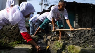 Antisipasi Banjir dan DBD, Tuan Guru Sahabat Ganjar - Warga Gotong Royong