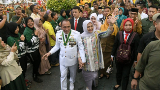 Edy Rahmayadi dan istri, Nawal Lubis.