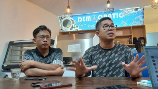 Ketua DPD Demokrat Sumut, M Lokot Nasution bersama Kepala Bakomstrada, Chairil Huda. Ketua DPD Demokrat Sumut, M Lokot Nasution bersama Kepala Bakomstrada, Chairil Huda.