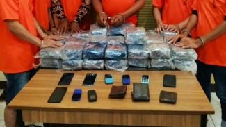 Barang bukti sindikat narkoba jaringan narkoba antar provinsi.