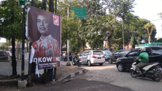 Baliho partai di Jalan Sisingamangaraja, Medan. Baliho partai di Jalan Sisingamangaraja, Medan.