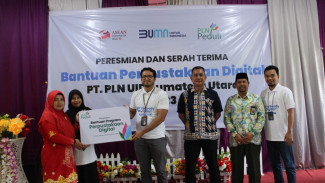 PT PLN UID Sumut Serahkan Bantuan Perpustakaan Digital ke MAN 1 Gunungsitoli