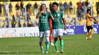 Pemain PSMS, Ichsan Pratama selebrasi usai mencetak gol ke gawang PSDS. Pemain PSMS, Ichsan Pratama selebrasi usai mencetak gol ke gawang PSDS.