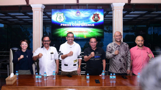 Pembina PSMS Medan, Edy Rahmayadi bersama Founder Sada Sumut FC, Arya Sinulingga (tengah). Pembina PSMS Medan, Edy Rahmayadi bersama Founder Sada Sumut FC, Arya Sinulingga (tengah).