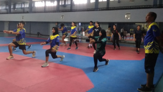 Atlet taekwondo Sumut latihan. Atlet taekwondo Sumut latihan.