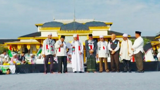 Aksi Sumut Bela Palestina kutuk kekejaman agresi militer Israel. Aksi Sumut Bela Palestina kutuk kekejaman agresi militer Israel.