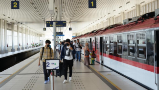 Penumpang kereta api di Bandara. Penumpang kereta api di Bandara.