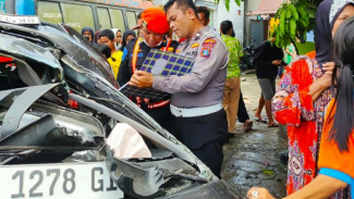 Seram! Mobil Tertabrak Kereta Api di Deliserdang, 4 Orang Tewas