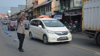 Kapolres Labusel Turun Langsung Urai Lalulintas Dilalui Pemudik Lebaran 2024