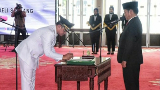 Pj Gubernur Sumut, Hassanudin melantik Wiriya Alrahman sebagai Pj Bupati Deliserdang. Pj Gubernur Sumut, Hassanudin melantik Wiriya Alrahman sebagai Pj Bupati Deliserdang.