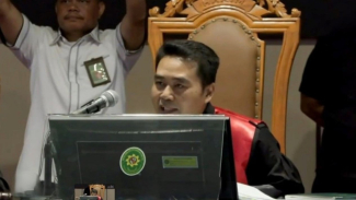 Hakim tunggal Eman Sulaeman pada sidang praperadilan Hakim tunggal Eman Sulaeman pada sidang praperadilan