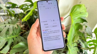 Transcript Assist pada Notes di Galaxy Z Flip6. Transcript Assist pada Notes di Galaxy Z Flip6.