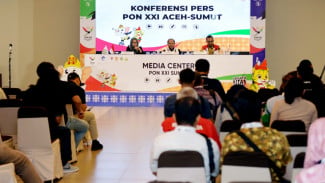 Petinju dan Eks Pemain PSMS Legendaris Jadi Pembawa Api Obor Open Ceremony PON 2024