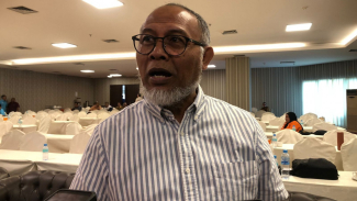 Pimpinan KPK periode 2011-2015, Bambang Widjojanto. Pimpinan KPK periode 2011-2015, Bambang Widjojanto.