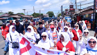Edy Rahmayadi Diadang Puluhan Emak-emak di Kota Tebingtinggi