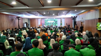 Para peserta bedah buku dan diskusi Legal, Enviromental & Agricultural Perspektives. Para peserta bedah buku dan diskusi Legal, Enviromental & Agricultural Perspektives.