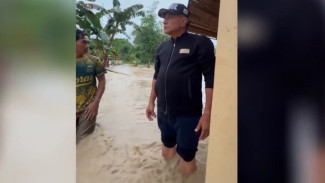 Sebelum Nyoblos di TPS, Edy Rahmayadi Tinjau Banjir dan Dengar Keluhan Masyarakat