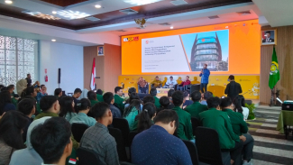 Kepala Kantor LPS I Medan, Muhamad Yusron sampaikan materinya pada Elkasu yang digelar di Gedung DLCB USU. Kepala Kantor LPS I Medan, Muhamad Yusron sampaikan materinya pada Elkasu yang digelar di Gedung DLCB USU.