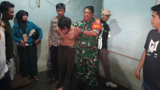 Suami Kerja, Ibu Muda Diperkosa Tetangga Dibawah Ancaman Bunuh Anak Korban