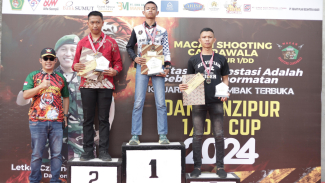 Para juara kejuaraan menembak airsoft gun dan air gun yang digelar Macan Shooting Cakrawala. Para juara kejuaraan menembak airsoft gun dan air gun yang digelar Macan Shooting Cakrawala.
