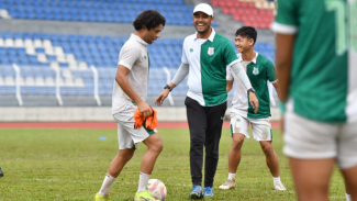 Pelatih PSMS Medan, Nil Maizar. Pelatih PSMS Medan, Nil Maizar.