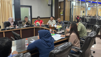 Ketua Pengprov Persani Sumut, Mahfullah Pratama Daulay, pimpin rapat perdana pengurus Persani Sumut. Ketua Pengprov Persani Sumut, Mahfullah Pratama Daulay, pimpin rapat perdana pengurus Persani Sumut.