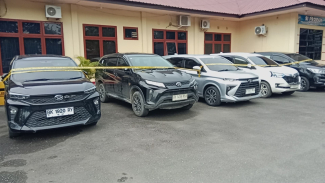 Mobil rental yang digelapkan berhasil diamankan. Mobil rental yang digelapkan berhasil diamankan.