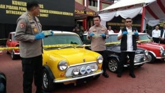 Polda Sumut Bongkar Sindikat Pemalsu STNK-BPKB, 8 Mobil Unik 'Mr Bean' Disita