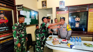 Kejutan Manis dari TNI, Dua Kue Ultah Hiasi HUT ke-79 Polri di Tanjung Beringin