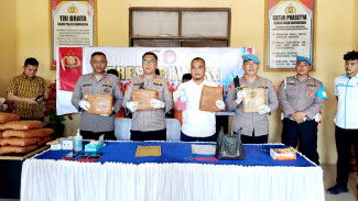 Bapak dan Anak di Padang Lawas Kompak Jadi Kurir Ganja 44 Kg, yang akan Dikirim ke Jakarta