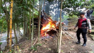 Polisi Grebek dan Bakar Barak Narkoba di Sibolangit, Sita Paket Sabu Siap Konsumsi