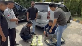 Dua Kurir Sabu 10 Kg Asal Aceh yang akan Dikirim ke Palembang, Dijanjikan Upah Rp 100 Juta