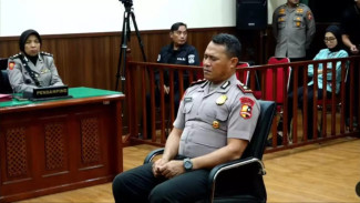 Imbas Tragedi Ojol Terlindas Rantis, Kompol Cosmas Dipecat : Saya Mengetahui Korban Meninggal Saat Video Viral