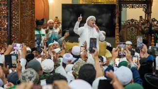 Ribuan Warga Tabligh Akbar Bersama Habib Rizieq Shihab, Ijeck: Mari Bersama-sama Doakan Indonesia