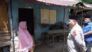 Kapolres Labusel Bantu Pengobatan Anak hingga Bedah Rumah Warga Kurang Mampu