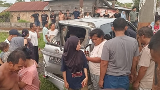 Tabrakan KA Tangki BBM Kontra Mobil di Perlintasan Tanpa Palang Pintu di Medan Labuhan