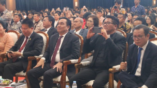 Dies Natalis UHN ke-71 dan HUT HKBP ke-164, Ketua Yayasan Effendi Simbolon: Mari Tingkatkan SDM Berkualitas