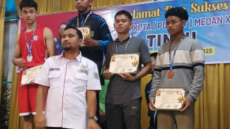 Borong 13 Emas, Medan Labuhan Sapu Bersih Emas Tinju Porkot Medan 2025