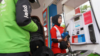Cerita Pengemudi Ojek Online Pengguna Setia Pertamax: Suara Mesin Halus dan Awet, Pelayanan SPBU Sangat Baik