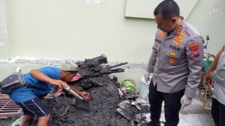 Usai Bakar Rumah Hakim, Pelaku Jual Perhiasan Emas Milik Khamozaro Waruwu Senilai Ratusan Juta Rupiah