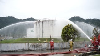 Pertamina Sumbagut Simulasi Penanggulangan Keadaan Darurat, 'Gempa' Berdampak Kebocoran Tanki Terbakar