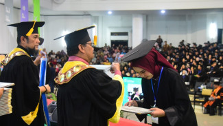 Gelar Wisuda Diikuti 2.255 Lulusan, Rektor Prof Baharuddin : Unimed Terus Kembangkan Ekosistem Riset Berkelanjutan